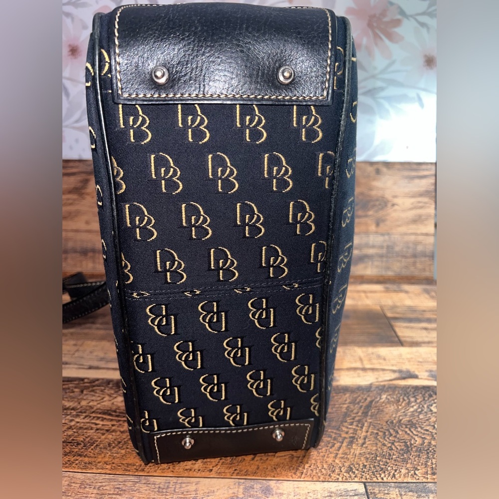 Dooney & Bourke Black and Gold Luxury Purse GUC - Picture 5 of 12